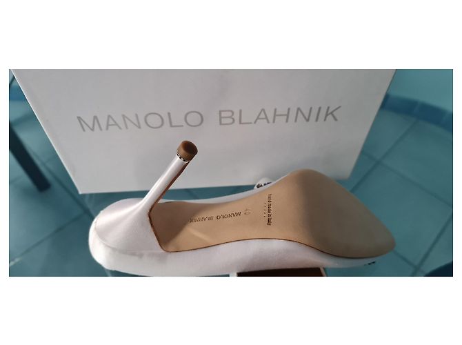 Manolo Blahnik hangisi  color  white new - vista 6