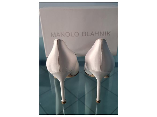 Manolo Blahnik hangisi  color  white new - vista 9