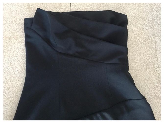 Pinko T schwarzes trägerloses Kleid aus Polyester-Crpe. 36 ( 40 ES) - Ansicht 10
