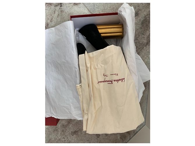 Salvatore Ferragamo LUCCA 85 Keilsandaletten aus Wildleder Schwarz - Ansicht 12