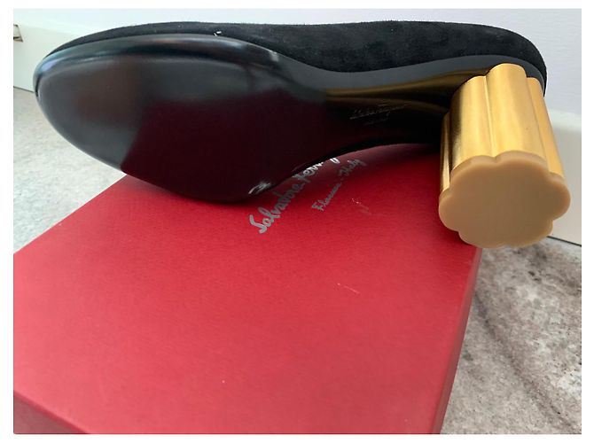 Salvatore Ferragamo LUCCA 85 Keilsandaletten aus Wildleder Schwarz - Ansicht 13