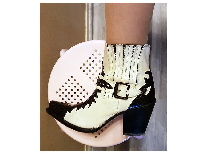 Autre Marque Sancho - Boots bottines Santiags blanc dirty & noir - vue 2