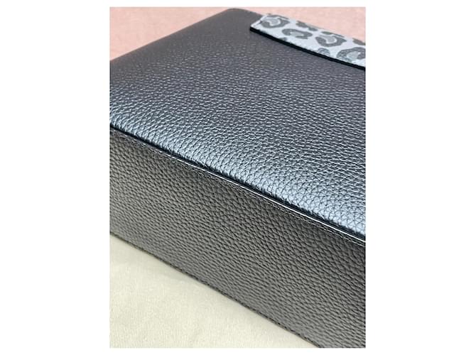 Capucines Louis Vuitton Nasturzi leopardo BB Nero - vista 18