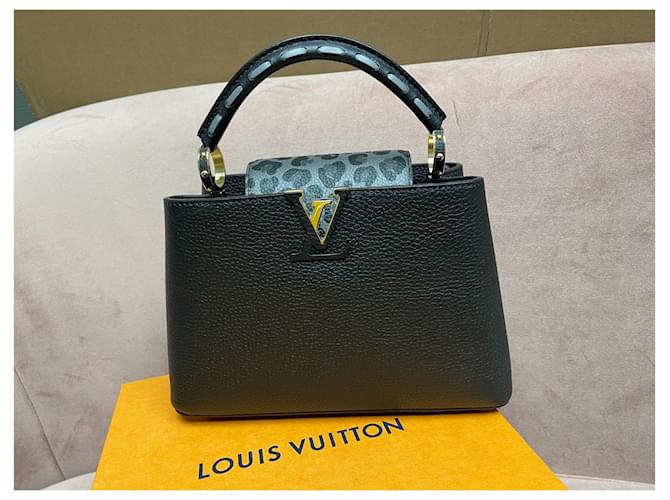 Capucines Louis Vuitton Nasturzi leopardo BB Nero - vista 5