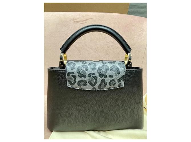 Capucines Louis Vuitton Nasturzi leopardo BB Nero - vista 6