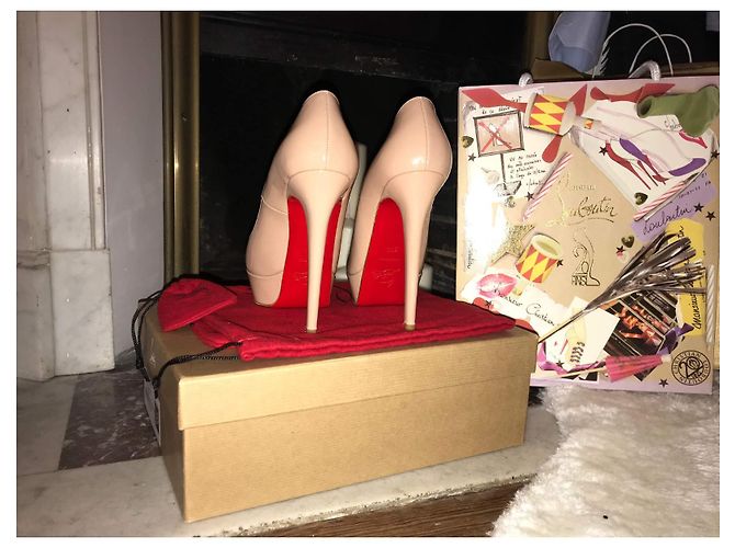 Pompe di Christian Louboutin Rosa Beige Crema - vista 4