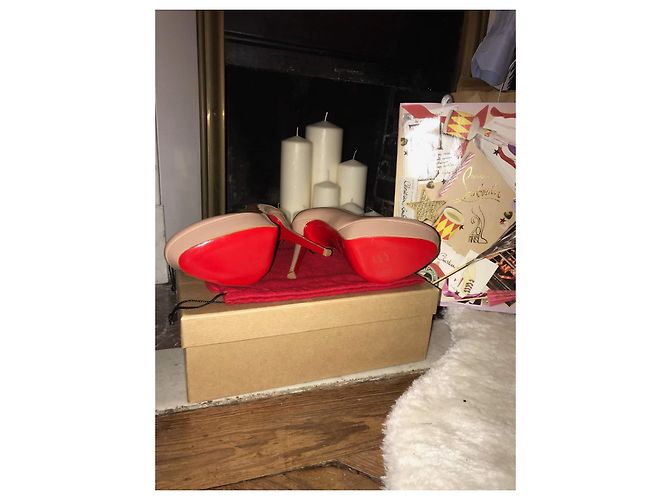 Pompe di Christian Louboutin Rosa Beige Crema - vista 5