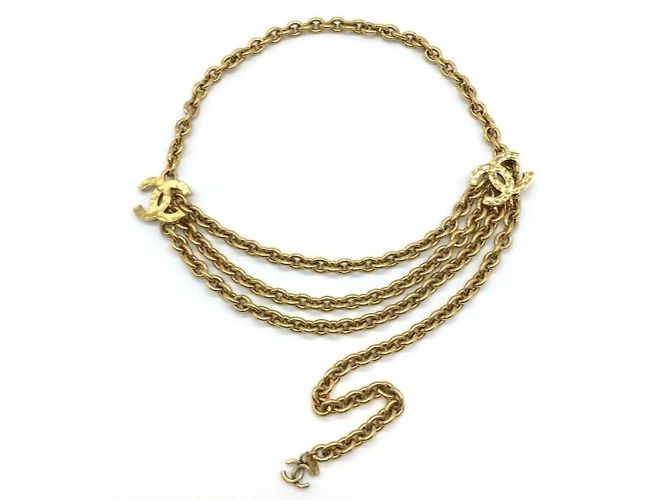 Collana con charm martellato a tripla catena in oro CC Chanel D'oro - vista 4