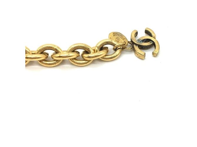 Collana con charm martellato a tripla catena in oro CC Chanel D'oro - vista 8