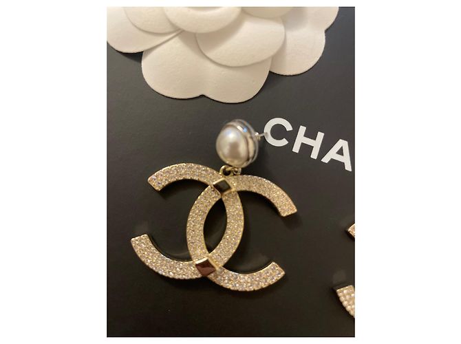 Chanel CC-Anhängerohrringe Gold hardware - Ansicht 2