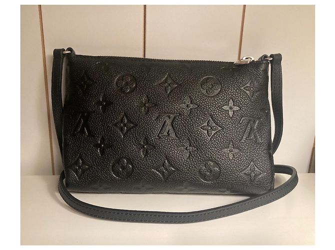 Louis Vuitton Pochette Pallas BB Nero - vista 3
