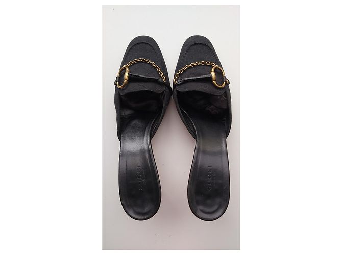 Mules Gucci Pretas de Lã com Fivela Dourada Preto Dourado - vista 9