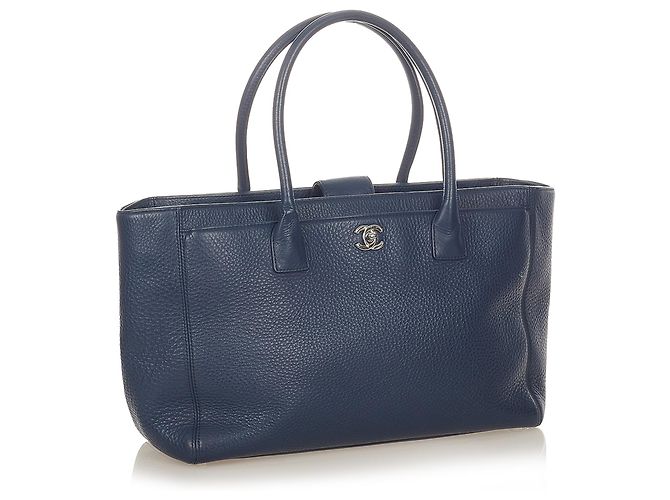 Borsa tote Chanel in pelle blu Executive Cerf Caviar - vista 2