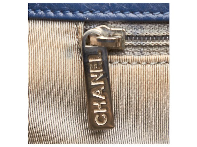 Borsa tote Chanel in pelle blu Executive Cerf Caviar - vista 8