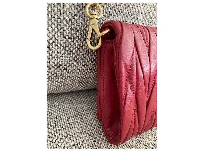 Bolsa Miu Miu de couro napa acolchoado Ruby Red Vermelho - vista 3