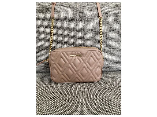 Bolsa transversal Miu Miu Cipria em couro napa acolchoado bege - vista 3