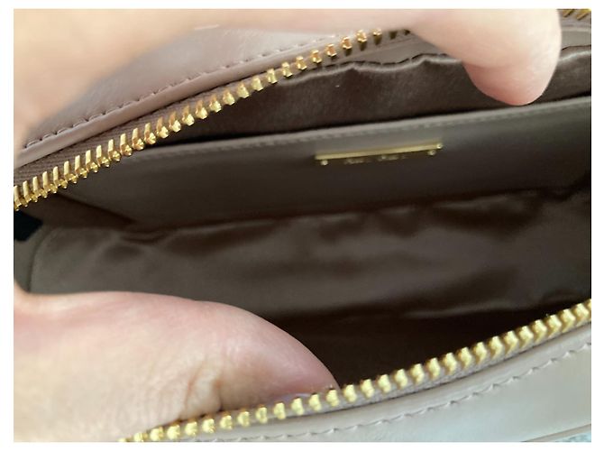 Bolsa transversal Miu Miu Cipria em couro napa acolchoado bege - vista 7