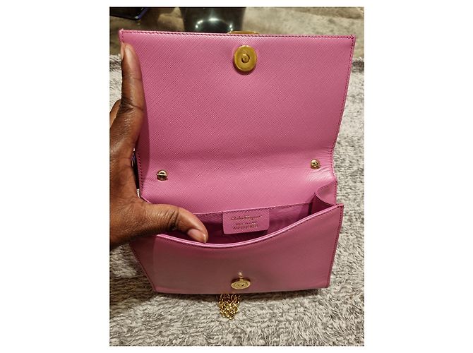 Clutch Salvatore Ferragamo in pelle rosa - vista 3
