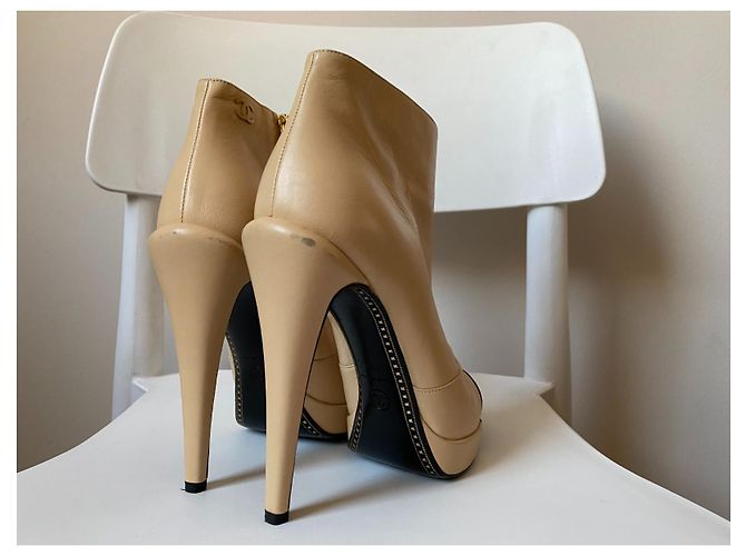 Botines Chanel de cuero beige - vista 2