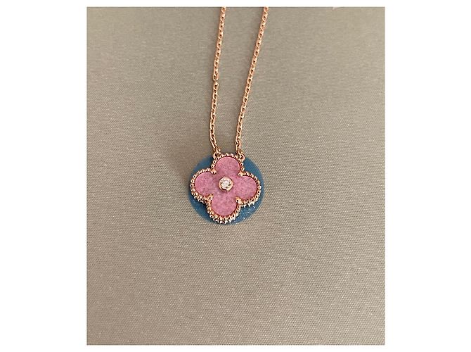 Van Cleef & Arpels 2021 Pendente Holiday in oro rosa con diamante rodonite - vista 4