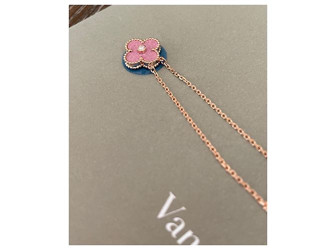 Van Cleef & Arpels 2021 Pendente Holiday in oro rosa con diamante rodonite - vista 7