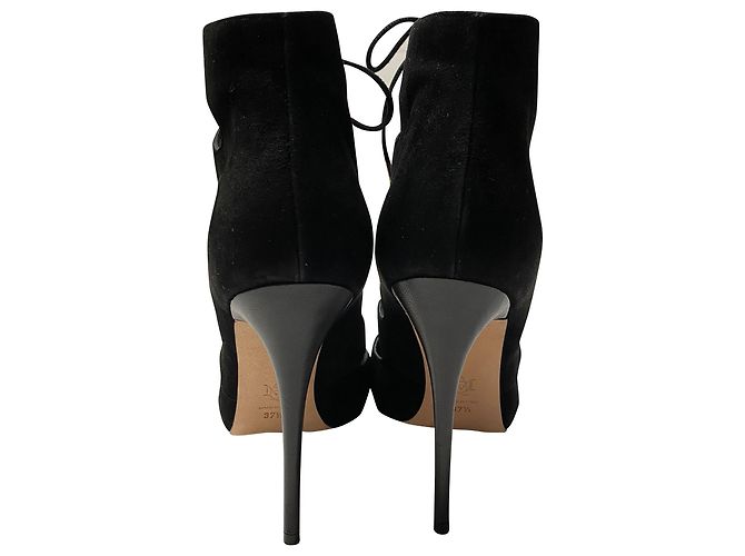 Alexander McQueen Stivali stringati con borchie e cut-out in pelle scamosciata nera Nero - vista 4