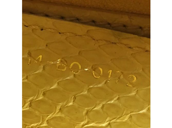 Sac à main Dior jaune en peau de python - vue 10