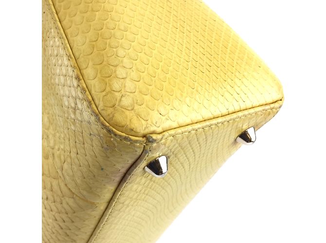 Sac à main Dior jaune en peau de python - vue 5