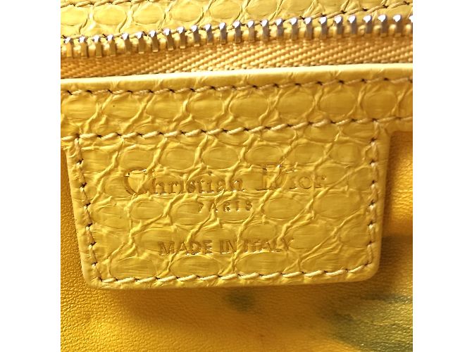 Sac à main Dior jaune en peau de python - vue 9