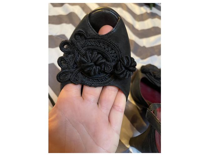 Sandali Prada in pelle martellata nera con punta aperta Nero - vista 16