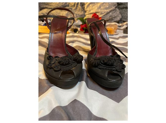 Sandali Prada in pelle martellata nera con punta aperta Nero - vista 2