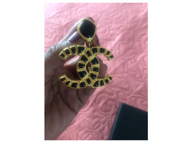 Coco Crush Chanel Das klobige cc-Logo in Weiß und Gold Schwarz Golden - Ansicht 6