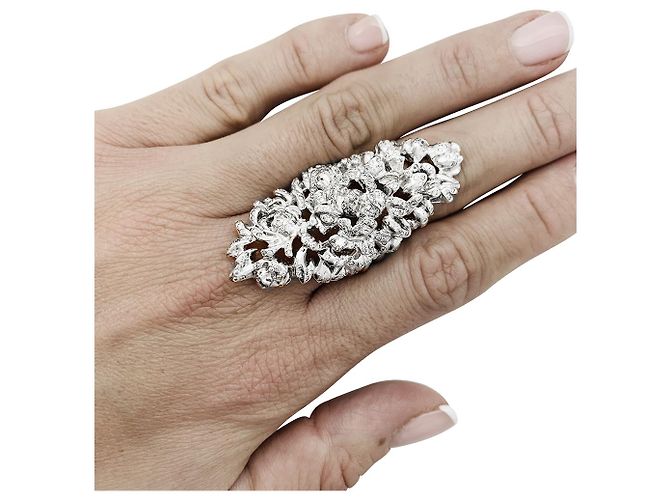 Anello Repossi "Nérée" in oro bianco e diamanti. - vista 9