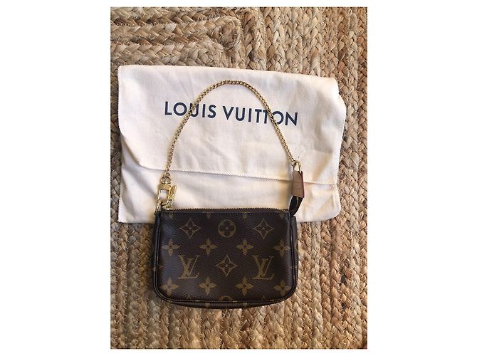 Louis Vuitton Monogram Mini Pouch Brown - view 7