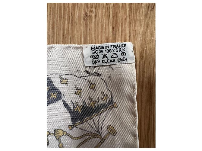Sciarpa Hermès Gavroche Pavois in seta bianca Bianco - vista 3