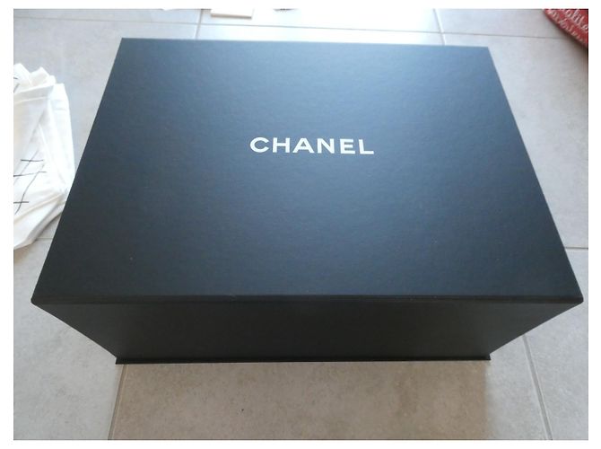 caja de chanel vacía para bolsa de chanel con bolsa para el polvo Negro - vista 2