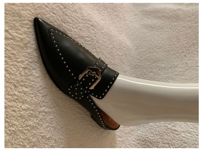 Givenchy Eleganti zoccoli in pelle borchiata nera - vista 10