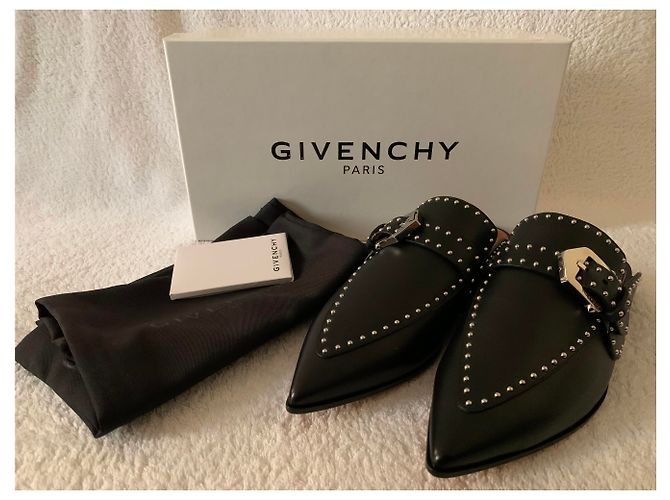 Givenchy Eleganti zoccoli in pelle borchiata nera - vista 12