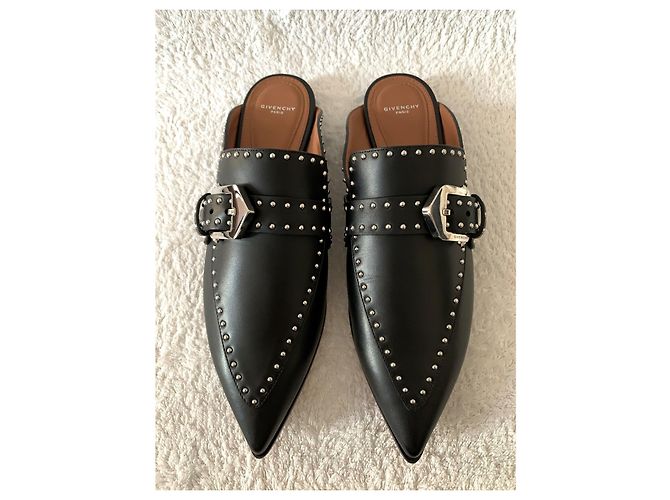 Givenchy Eleganti zoccoli in pelle borchiata nera - vista 2