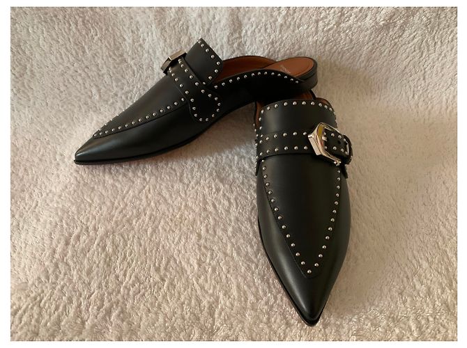 Givenchy Eleganti zoccoli in pelle borchiata nera - vista 8