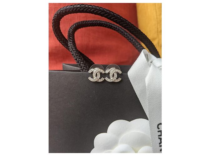 Chanel CC F18Orecchini di cristallo classici senza tempo con logo V Argento - vista 11
