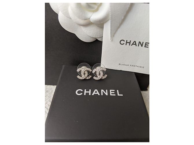 Chanel CC F18Orecchini di cristallo classici senza tempo con logo V Argento - vista 12