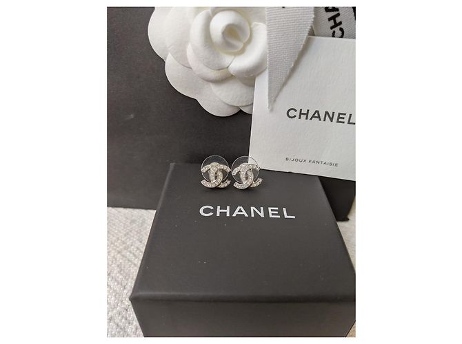 Chanel CC F18Orecchini di cristallo classici senza tempo con logo V Argento - vista 3