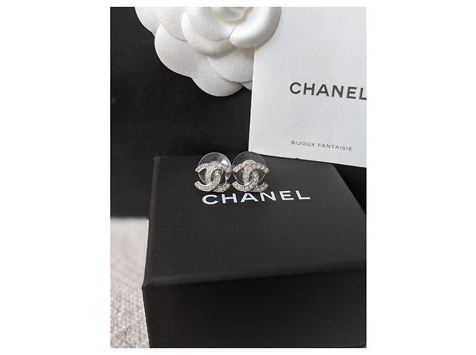 Chanel CC F18Orecchini di cristallo classici senza tempo con logo V Argento - vista 10