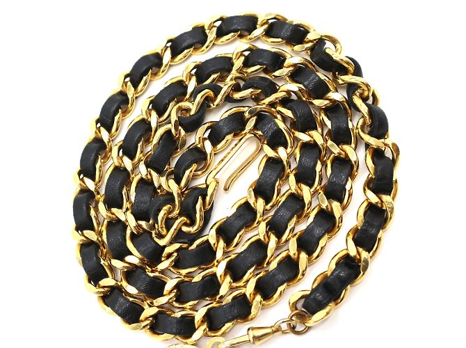 Chanel Gold Black CC Medallion Charm Charm Leather Through Chain Belt Collar Dorado - vista 5