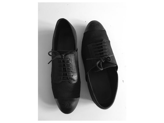 Chanel Uniform-Oxford-Schnürschuhe Schwarz - Ansicht 17