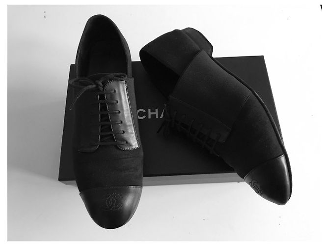 Chanel Uniform-Oxford-Schnürschuhe Schwarz - Ansicht 2