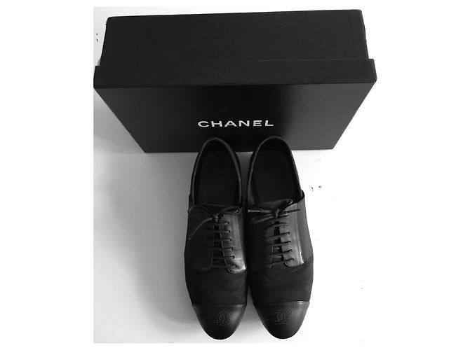 Chanel Uniform-Oxford-Schnürschuhe Schwarz - Ansicht 3