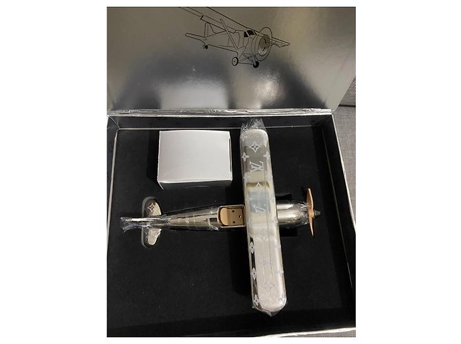 Louis Vuitton Plane Chromed Metal Silvery - view 6