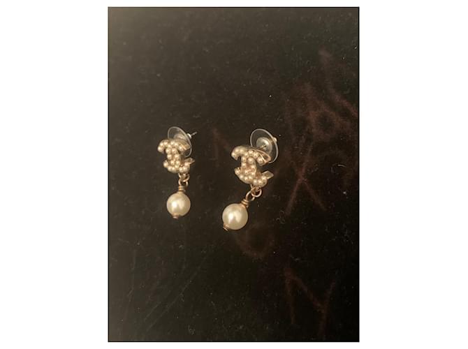 Chanel Aretes Gold hardware - vista 2